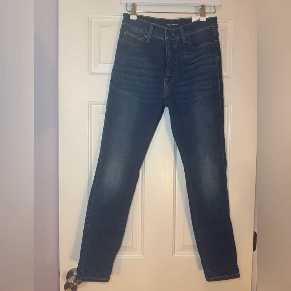 NWT Lucky brand UNI fit skinny jeans